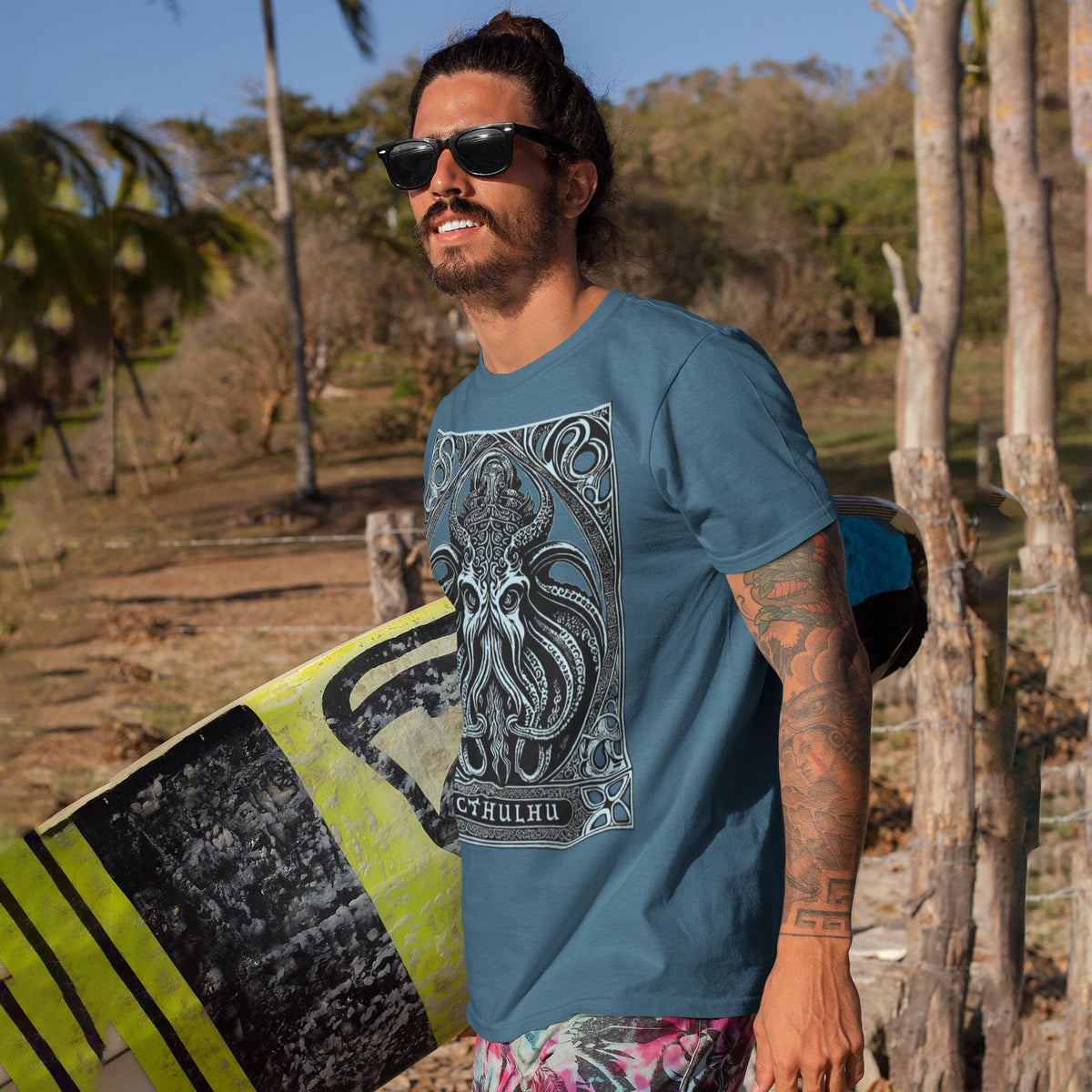 Cthulhu Tee, Cthulhu Gift | Ancient Malevolent Deity | Lovecraft Nightmare, Old Ones Graphic Art T-Shirt